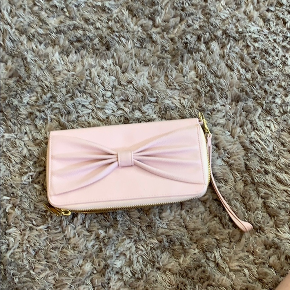 Target wristlet wallet